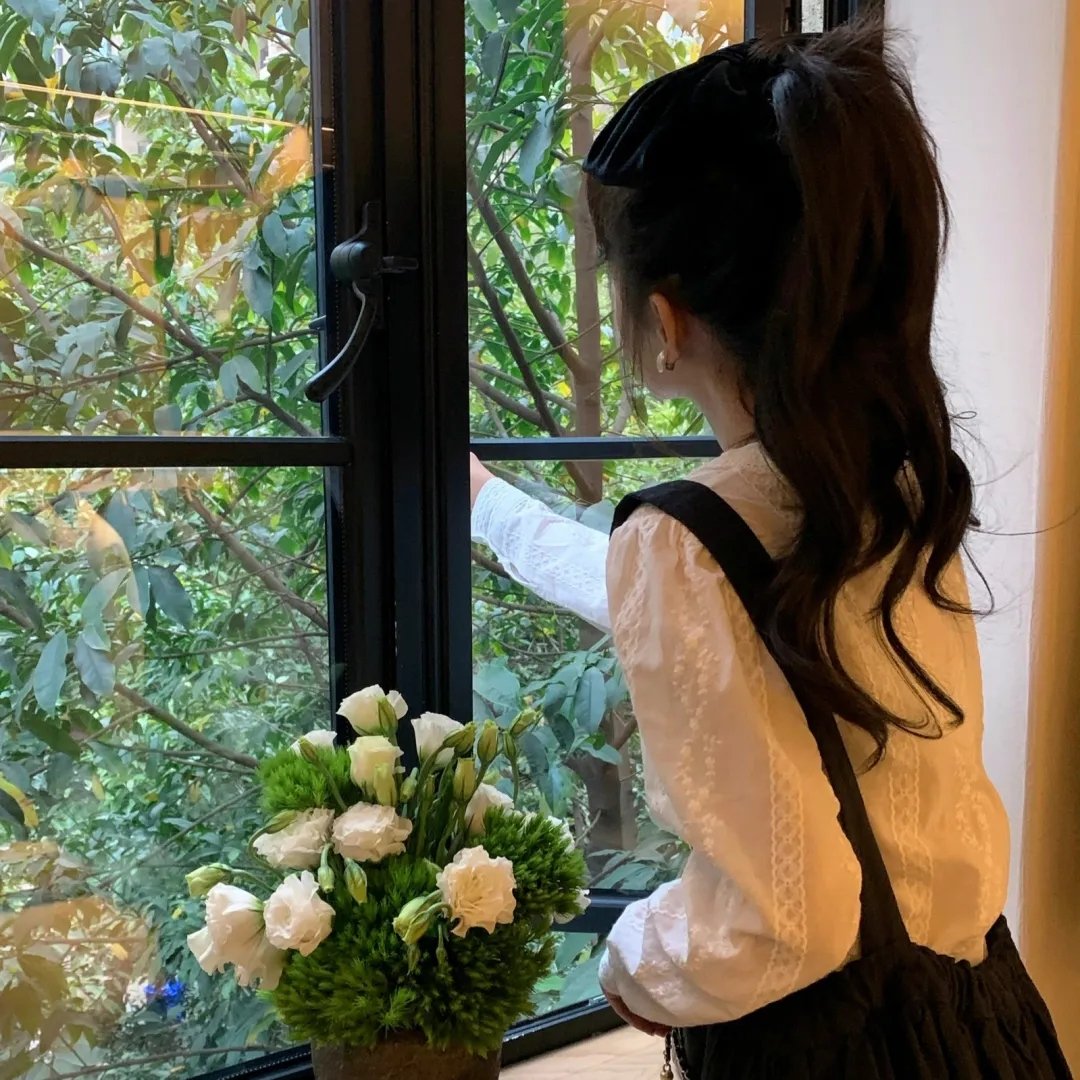默默的我，不默默的我们